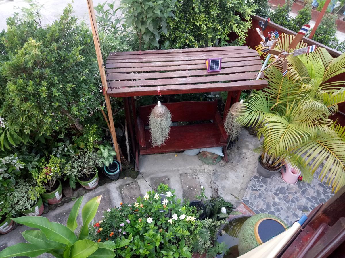 Ruenthip Homestay Bangkok Exterior photo