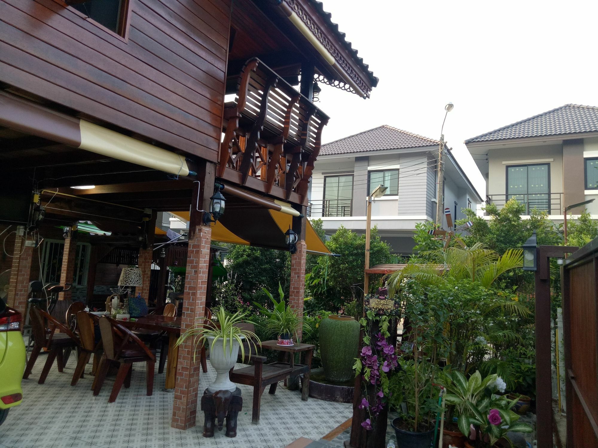 Ruenthip Homestay Bangkok Exterior photo